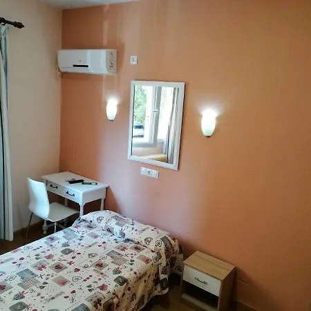 Hernan Cortes Касерес